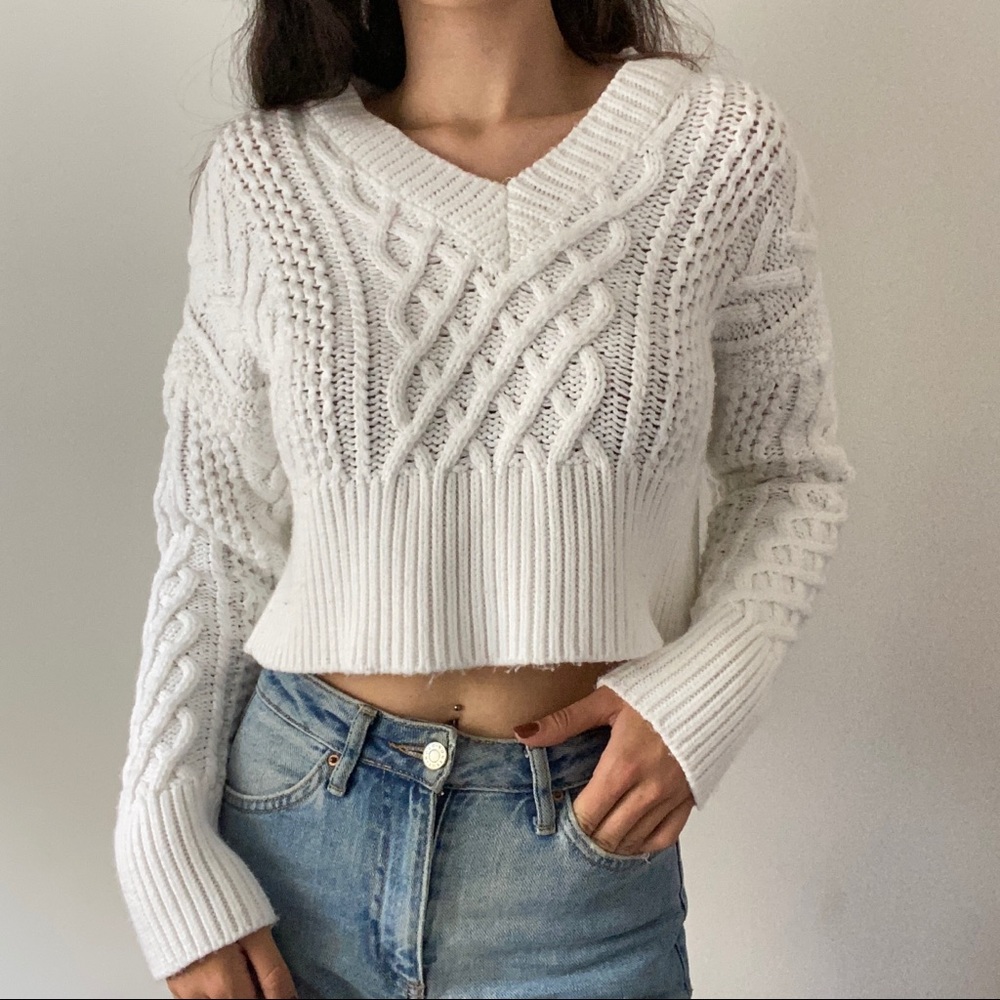 Cable Knit Cropped V Neck Sweater